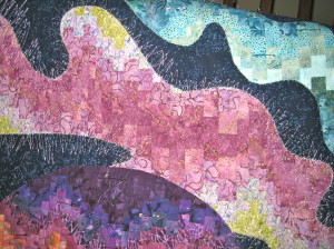 A close up of the free motion zigzag quilting.