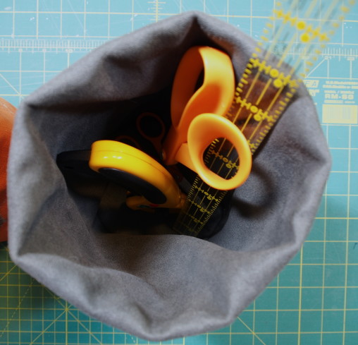 Recycled fabric holds the cutting tools